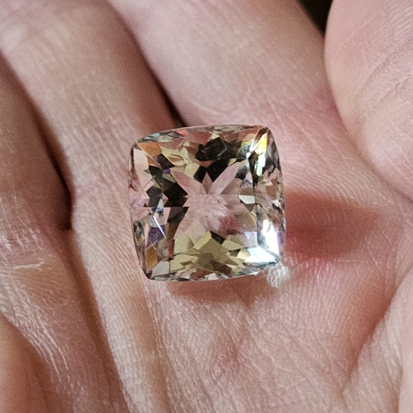 Colorful Mystic Topaz Gemstone 14.42 Carats! 🌈 - Picture 6 of 7